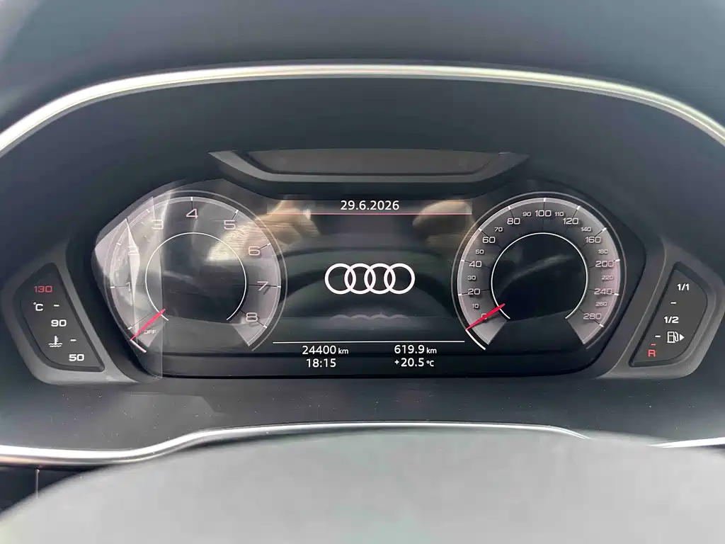 Audi Q3 — фото 18