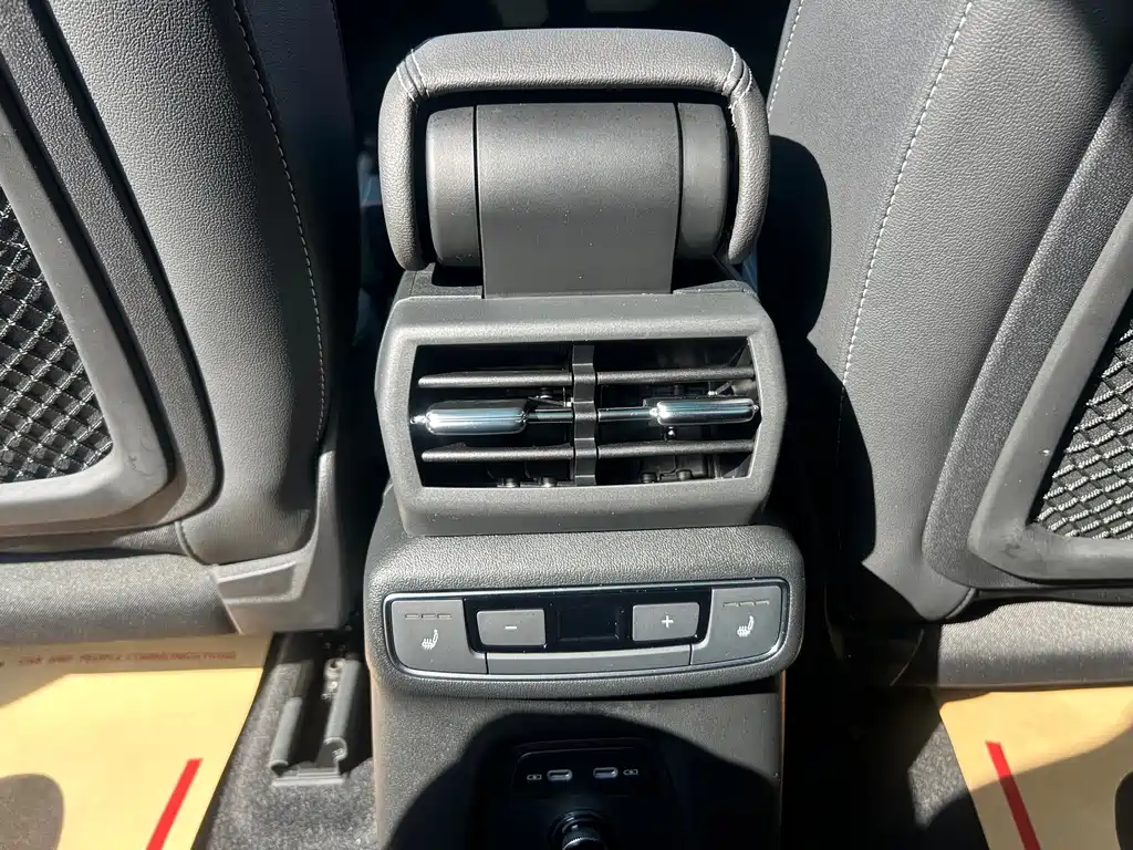 Audi Q5 e-tron — фото 17
