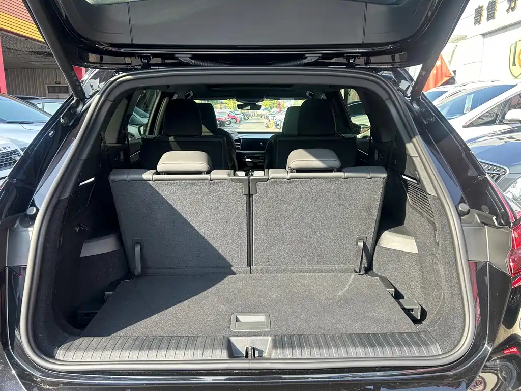 Audi Q5 e-tron — фото 19