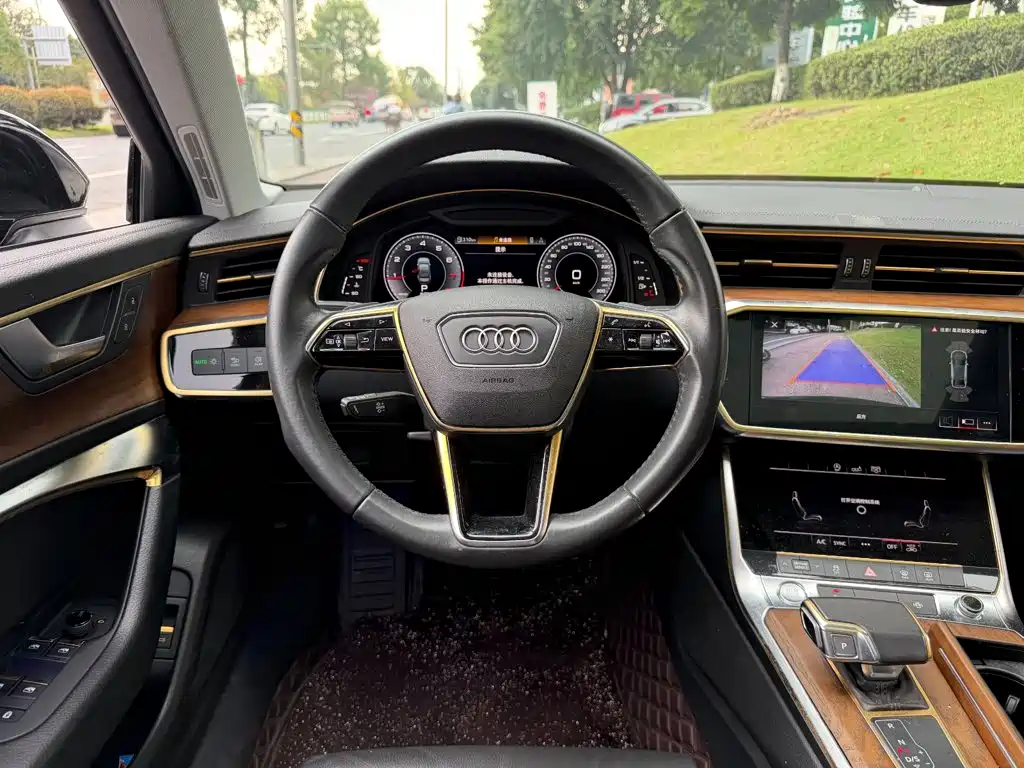 Audi A6L — фото 14