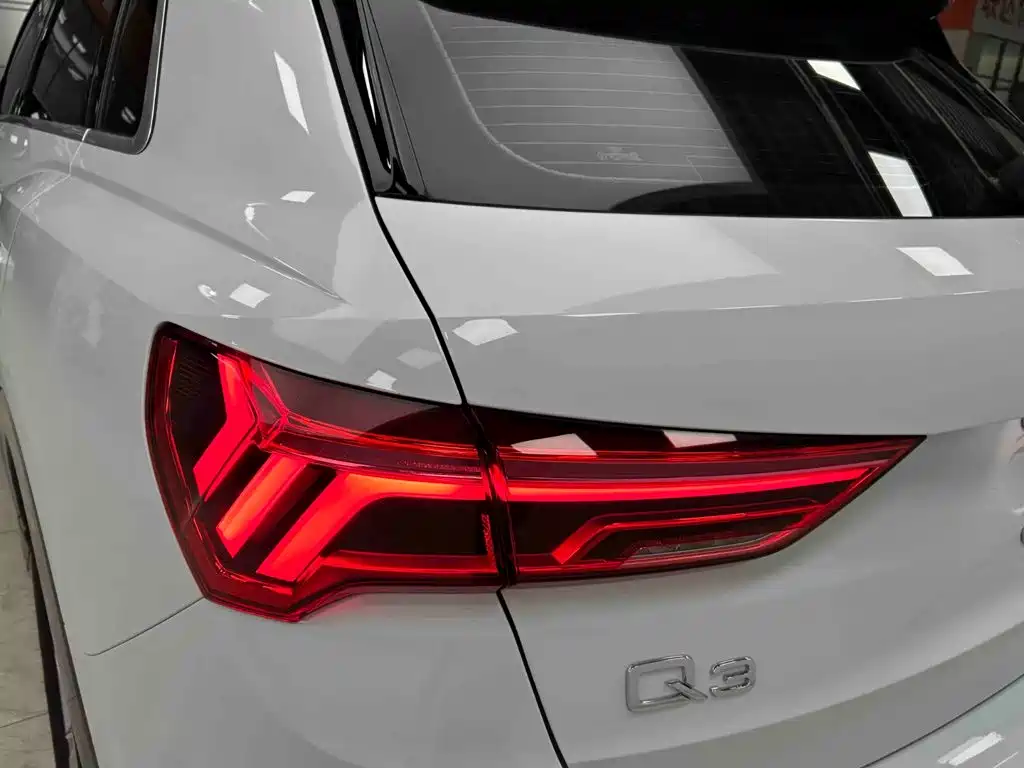 Audi Q3 — фото 24
