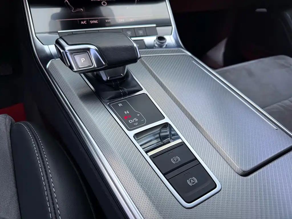 Audi A6L — фото 13