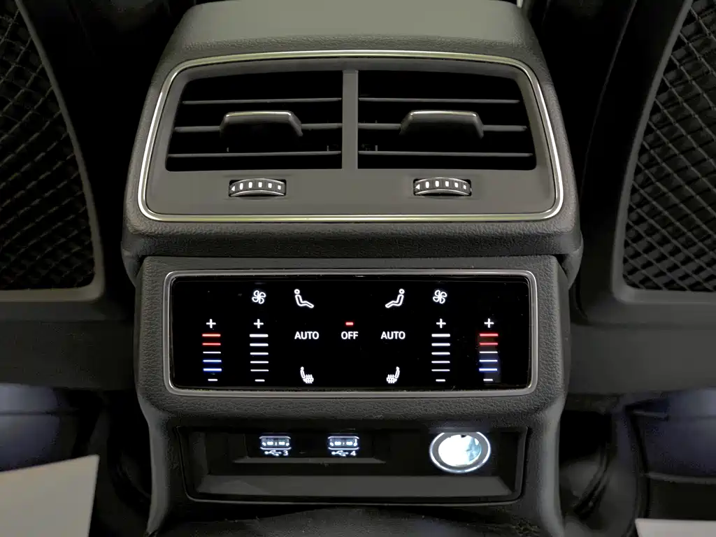 Audi A6L — фото 14