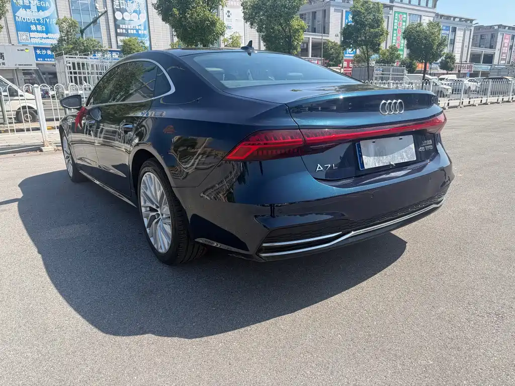 Audi A7L — фото 14