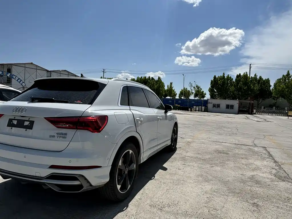 Audi Q3 — фото 5