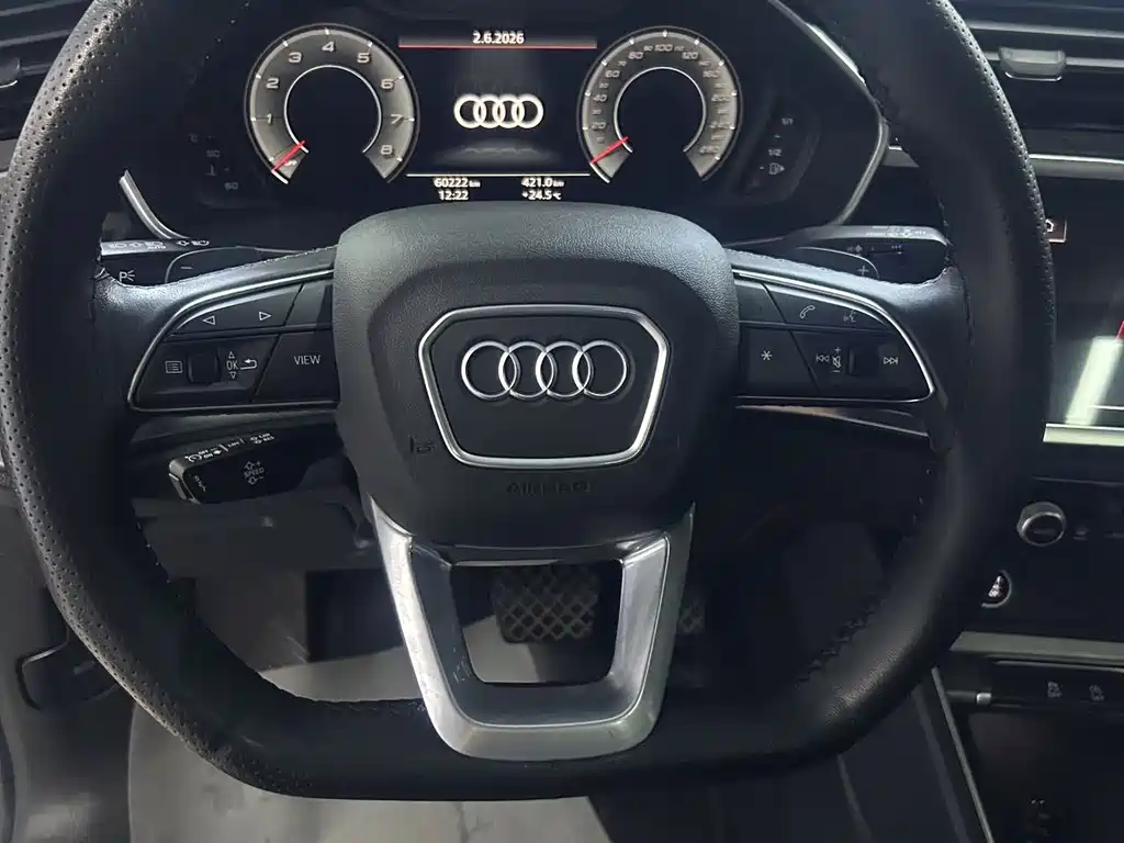 Audi Q3 — фото 15
