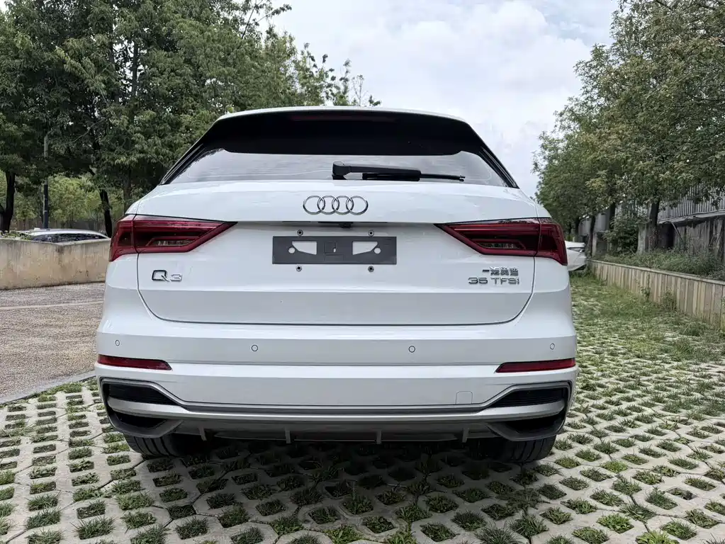 Audi Q3 — фото 4