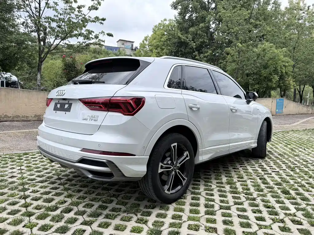 Audi Q3 — фото 5