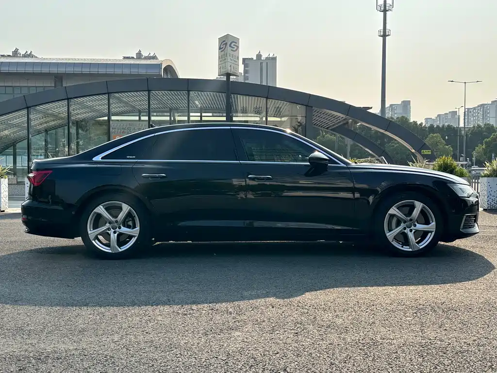 Audi A6L — фото 4