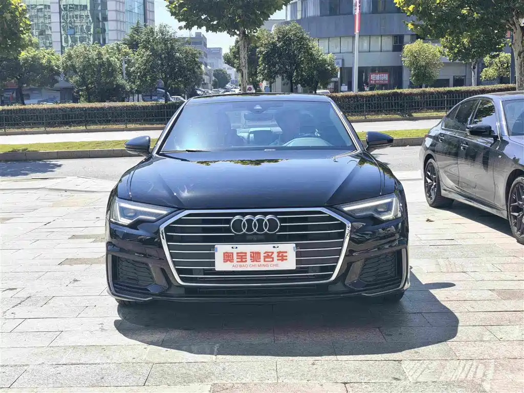 Audi A6L — фото 2