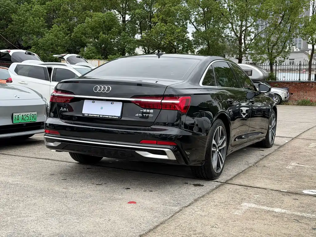 Audi A6L — фото 6