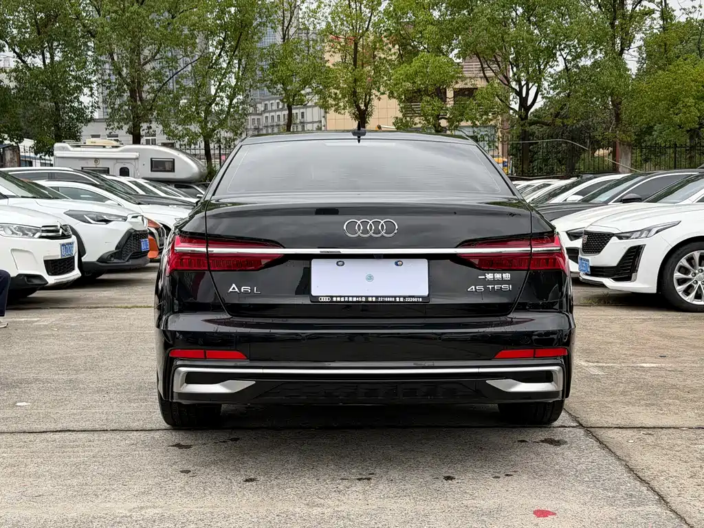 Audi A6L — фото 7