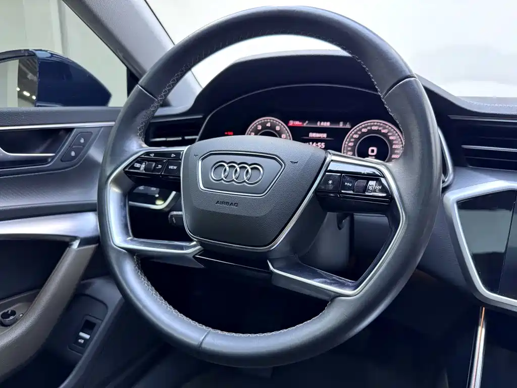 Audi A7L — фото 13
