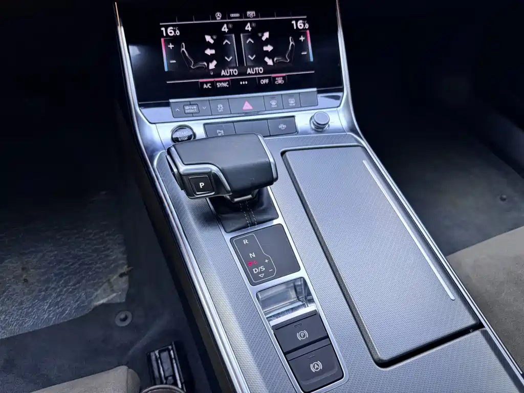 Audi A7L — фото 15