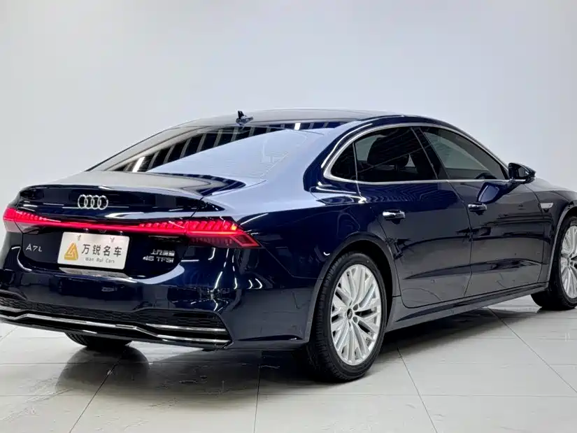 Audi A7L — фото 3