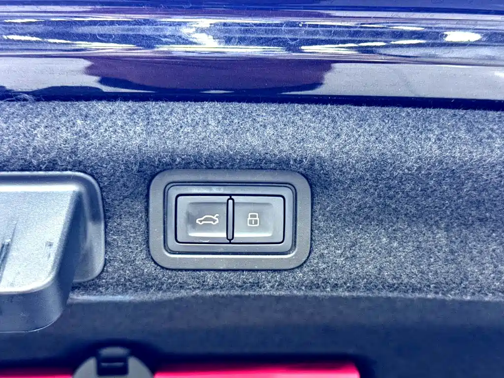 Audi A7L — фото 18