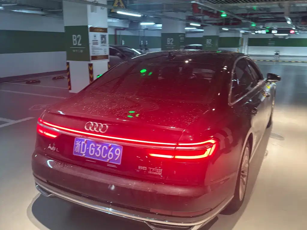 Audi A8 — фото 3