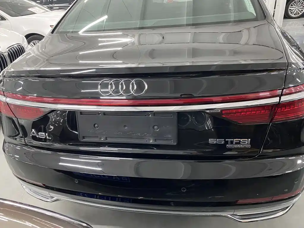 Audi A8 — фото 9