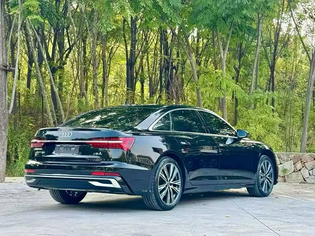 Audi A6L — фото 7