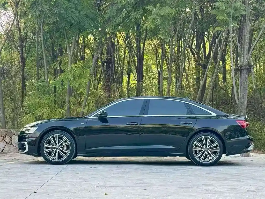 Audi A6L — фото 9