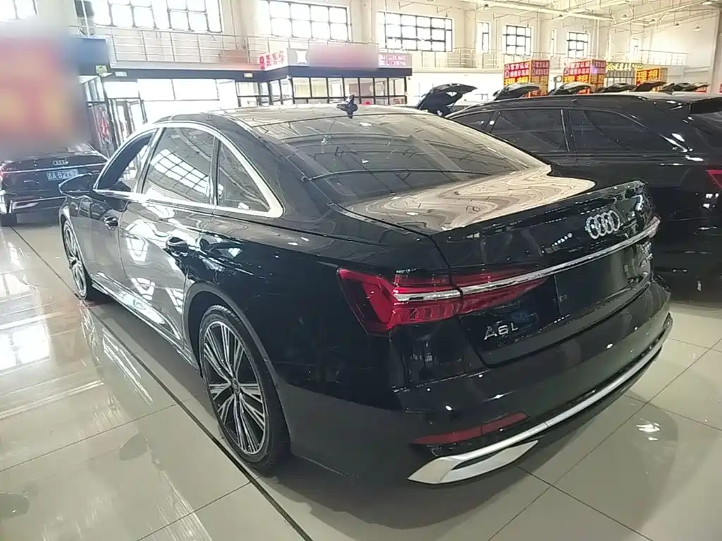 Audi A6L — фото 5