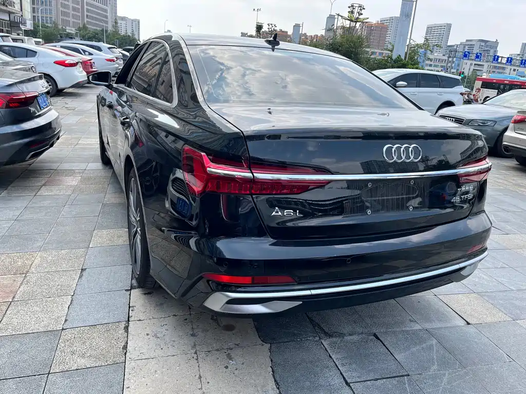 Audi A6L — фото 12