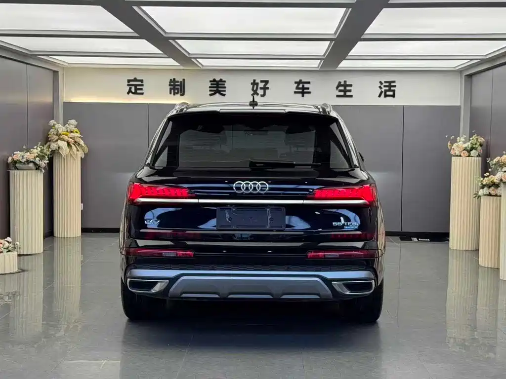 Audi Q7 — фото 8