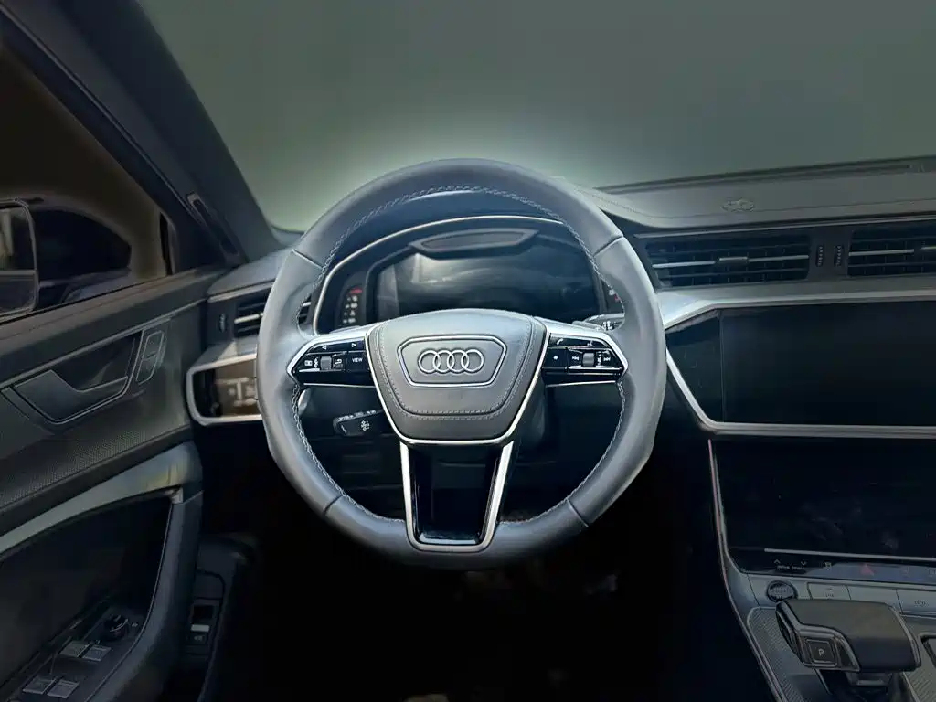 Audi A6L — фото 18