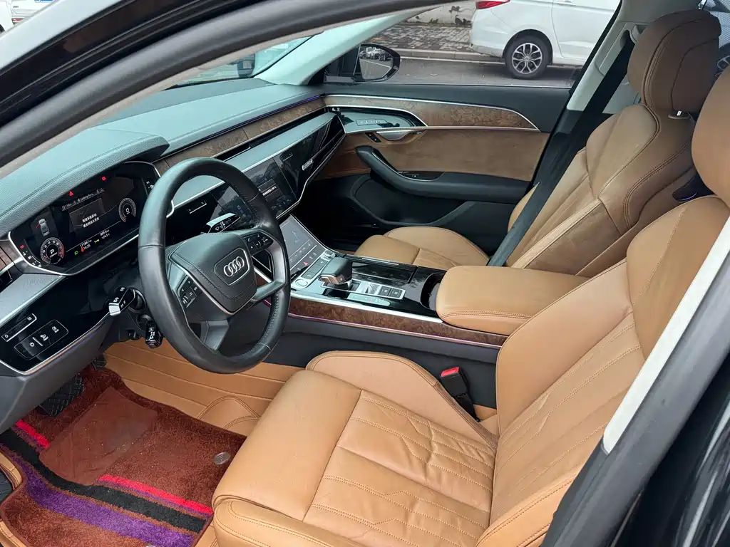 Audi A8 — фото 6