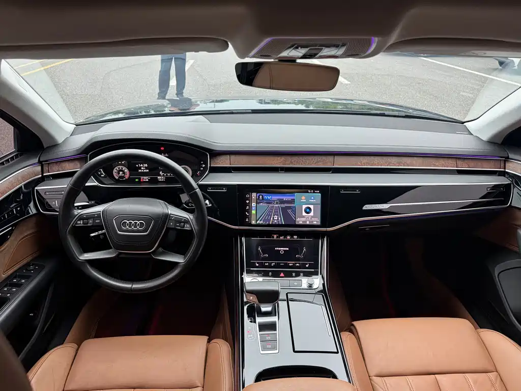 Audi A8 — фото 8