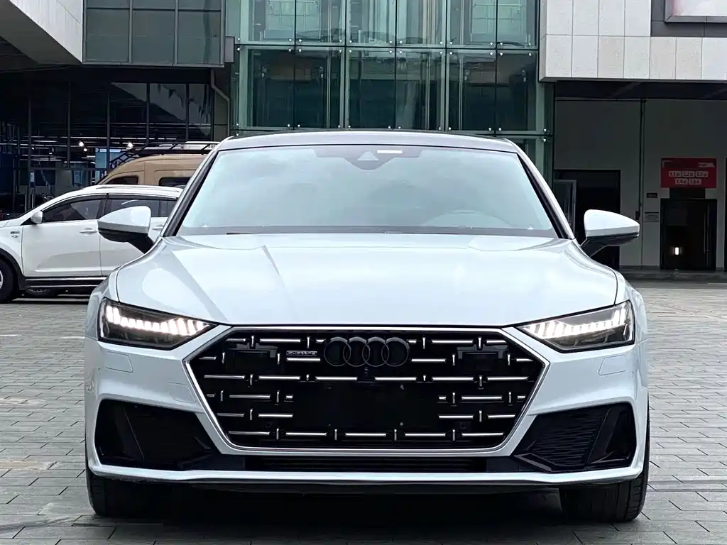 Audi A7L — фото 2