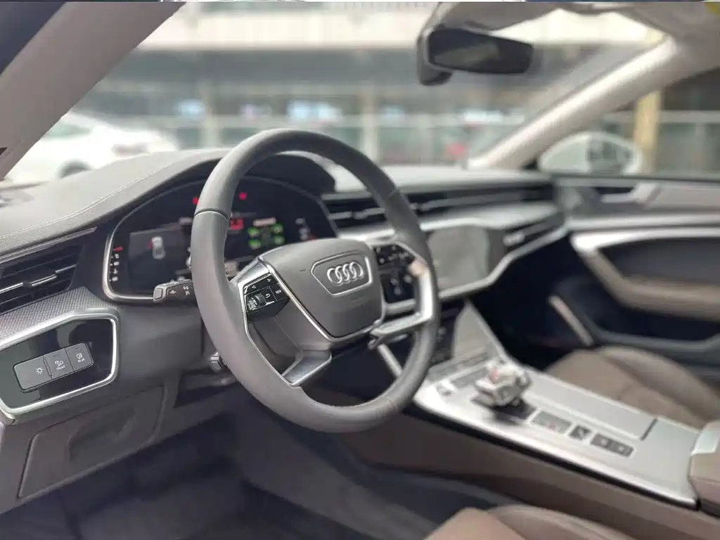 Audi A7L — фото 5