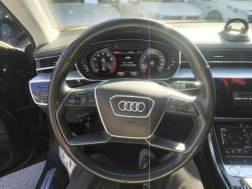 Audi A8 — фото 11
