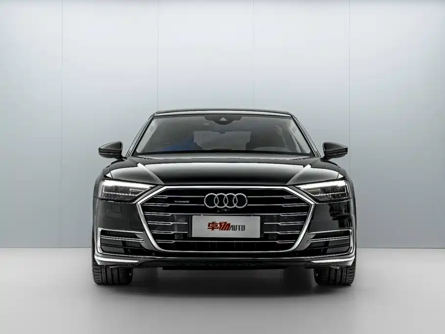 Audi A8 — фото 2
