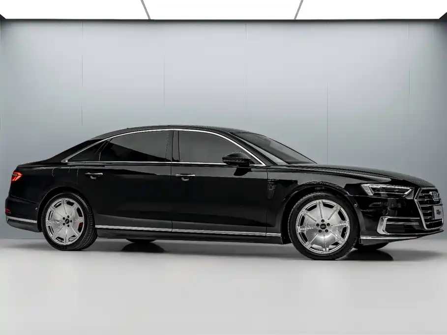 Audi A8 — фото 3