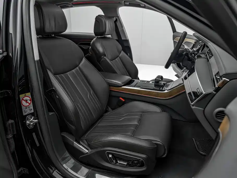 Audi A8 — фото 25