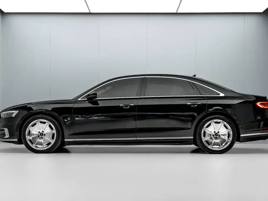 Audi A8 — фото 4