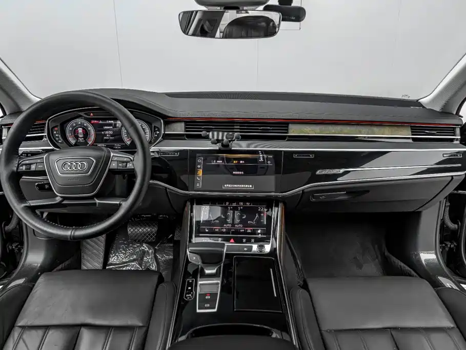 Audi A8 — фото 34