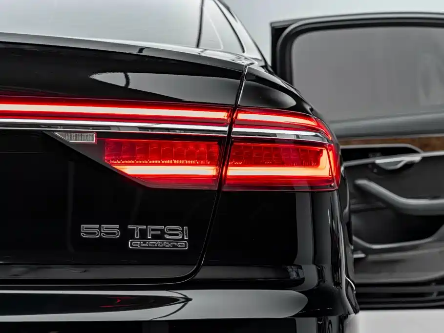 Audi A8 — фото 41
