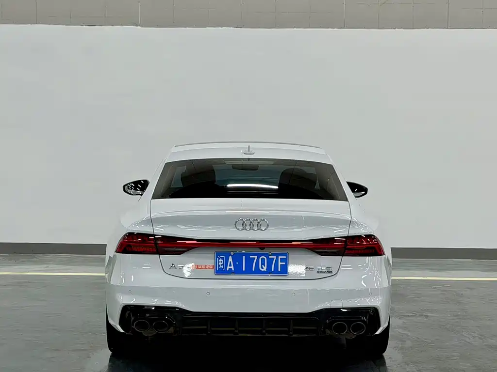 Audi A7L — фото 11