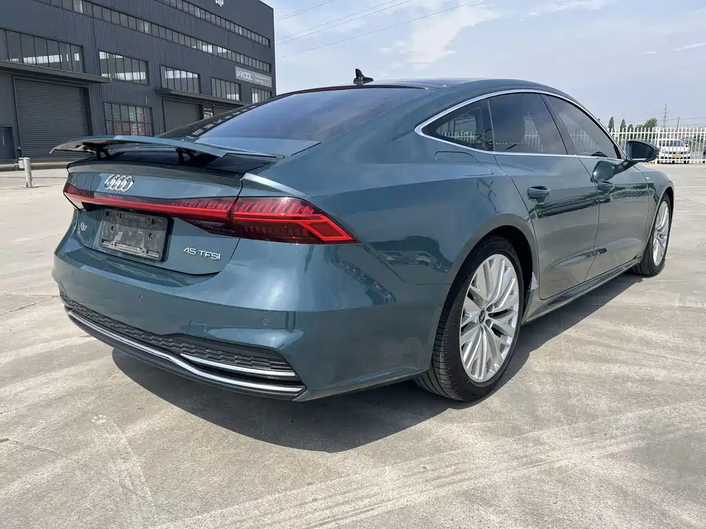Audi A7 — фото 26
