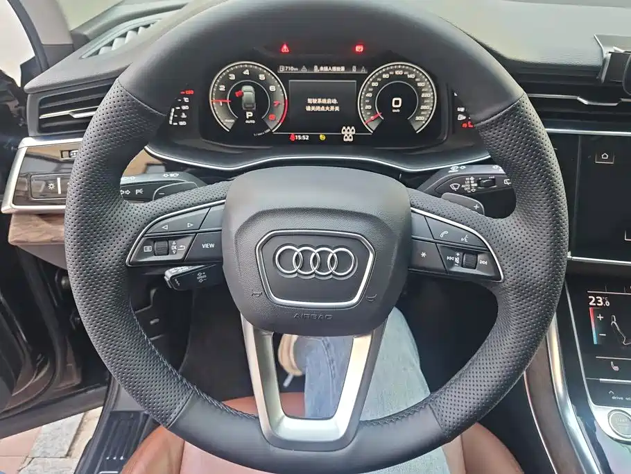 Audi Q7 — фото 15