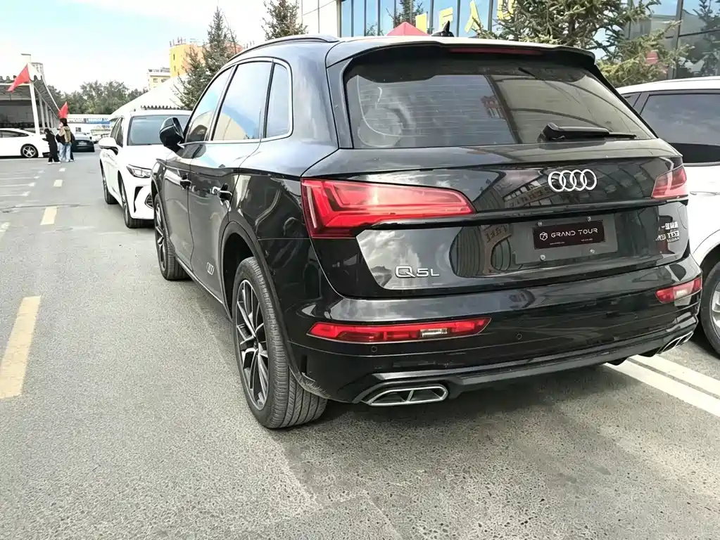 Audi Q5L — фото 2