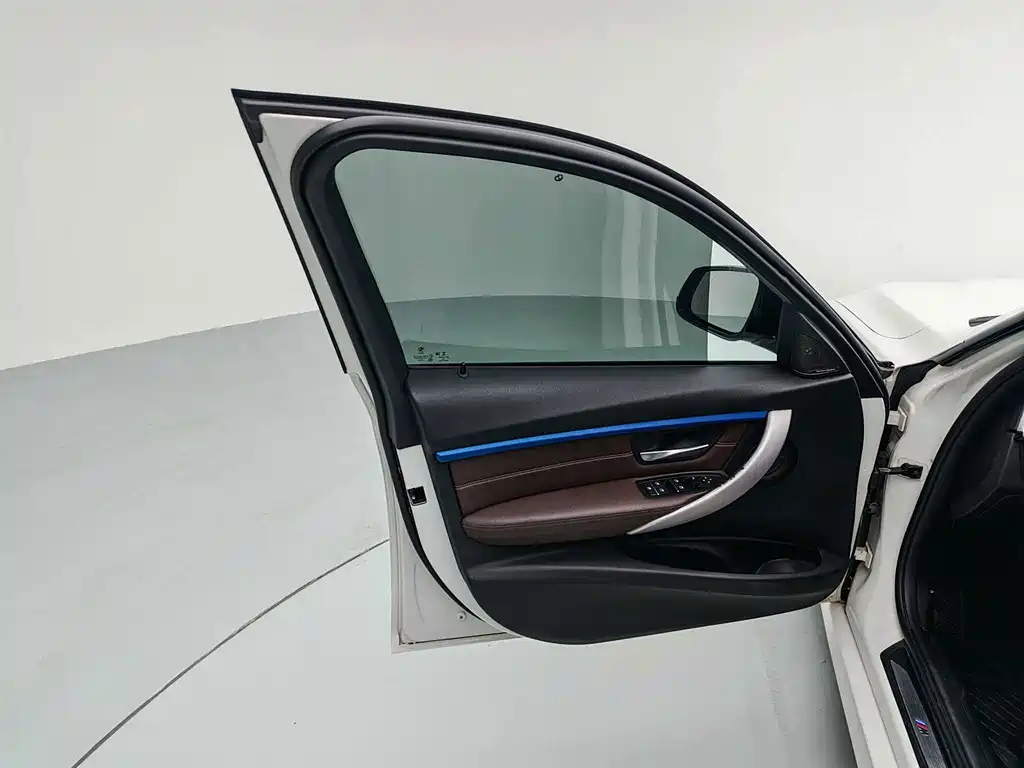 BMW 3 Series — фото 14