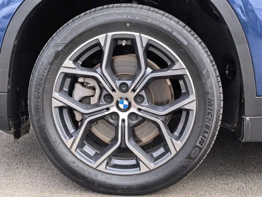 BMW X1 — фото 9