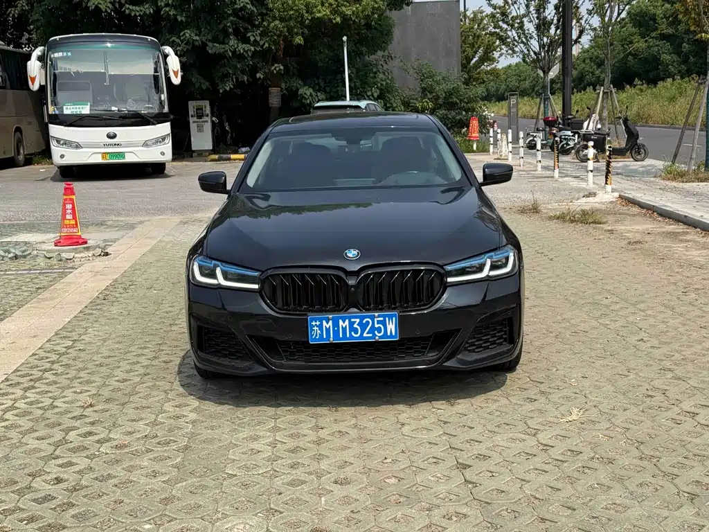 BMW 5 Series — фото 2