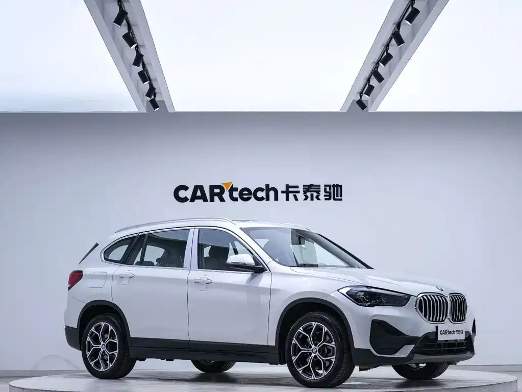BMW X1 — фото 5