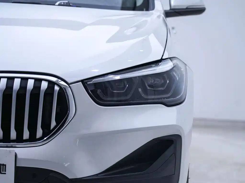 BMW X1 — фото 8