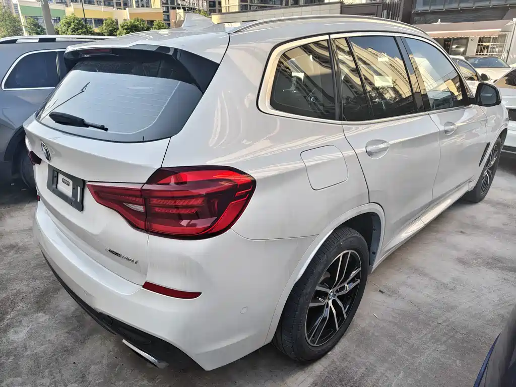 BMW X3 — фото 10