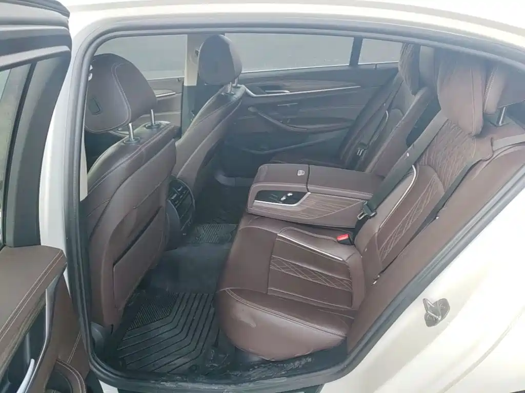 BMW 5 Series New Energy — фото 17